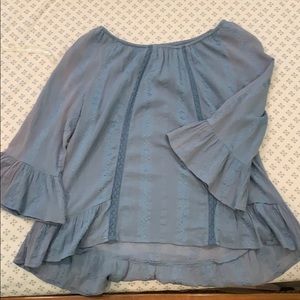 Flowy shirt with flare sleeves!